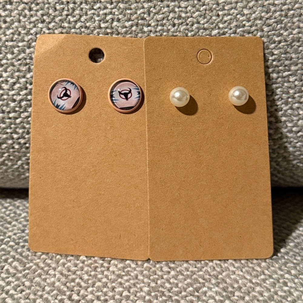 5/$25 Pearl and Longhorn Earrings set